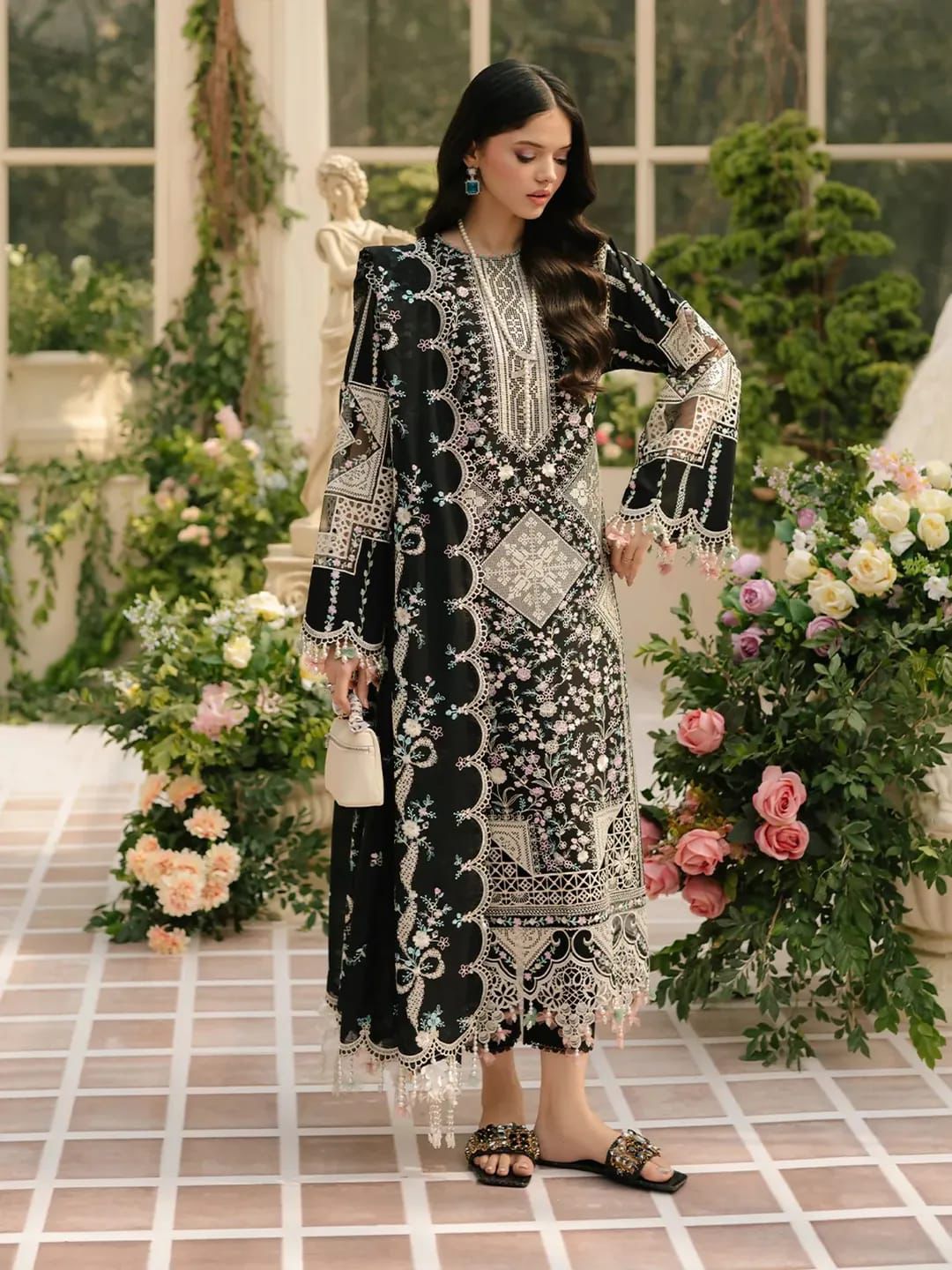 3 Piece - Luxury Embroidered Lawn Suit