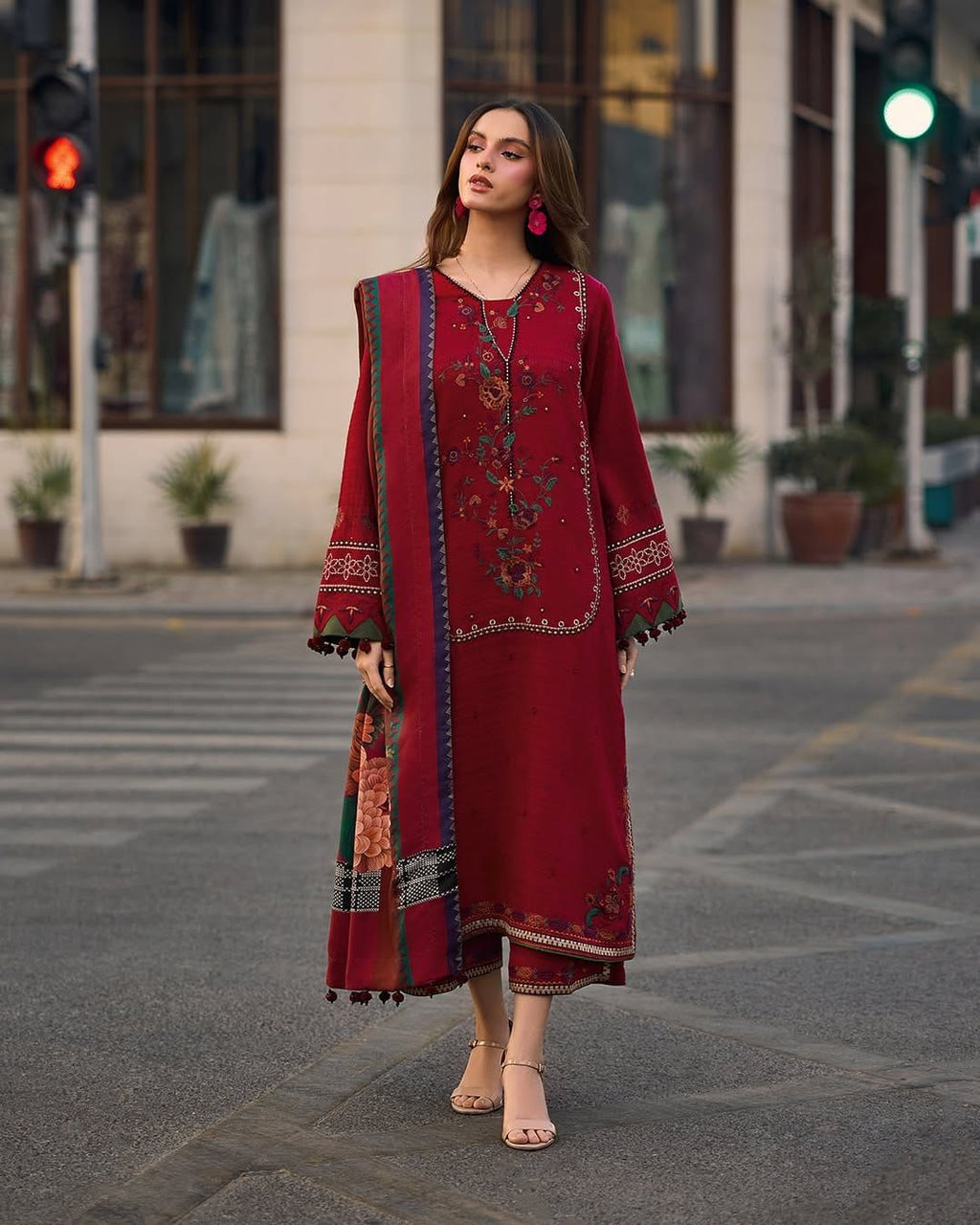3 Piece - Luxury Embroidered Lawn Suit