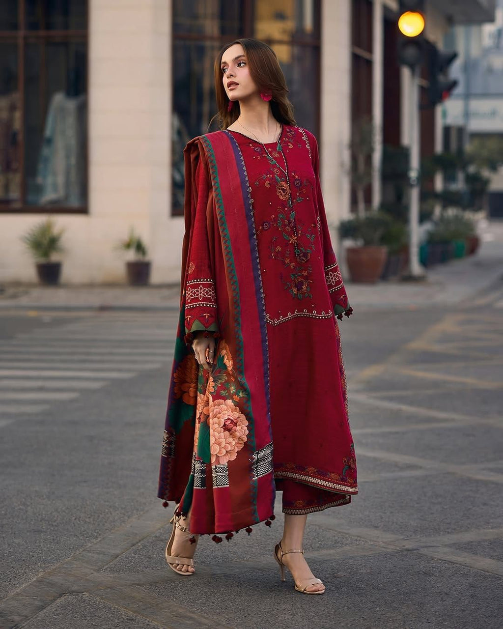 3 Piece - Luxury Embroidered Lawn Suit